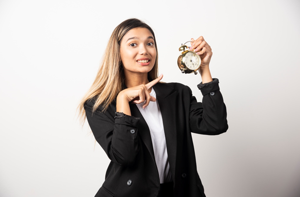 The image depict the concept of time management skill for college students 
